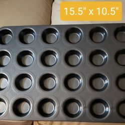Pampered Chef MINI-Muffin Tin.  NEW!  Non-stick.  Makes 24.  Never Used. 