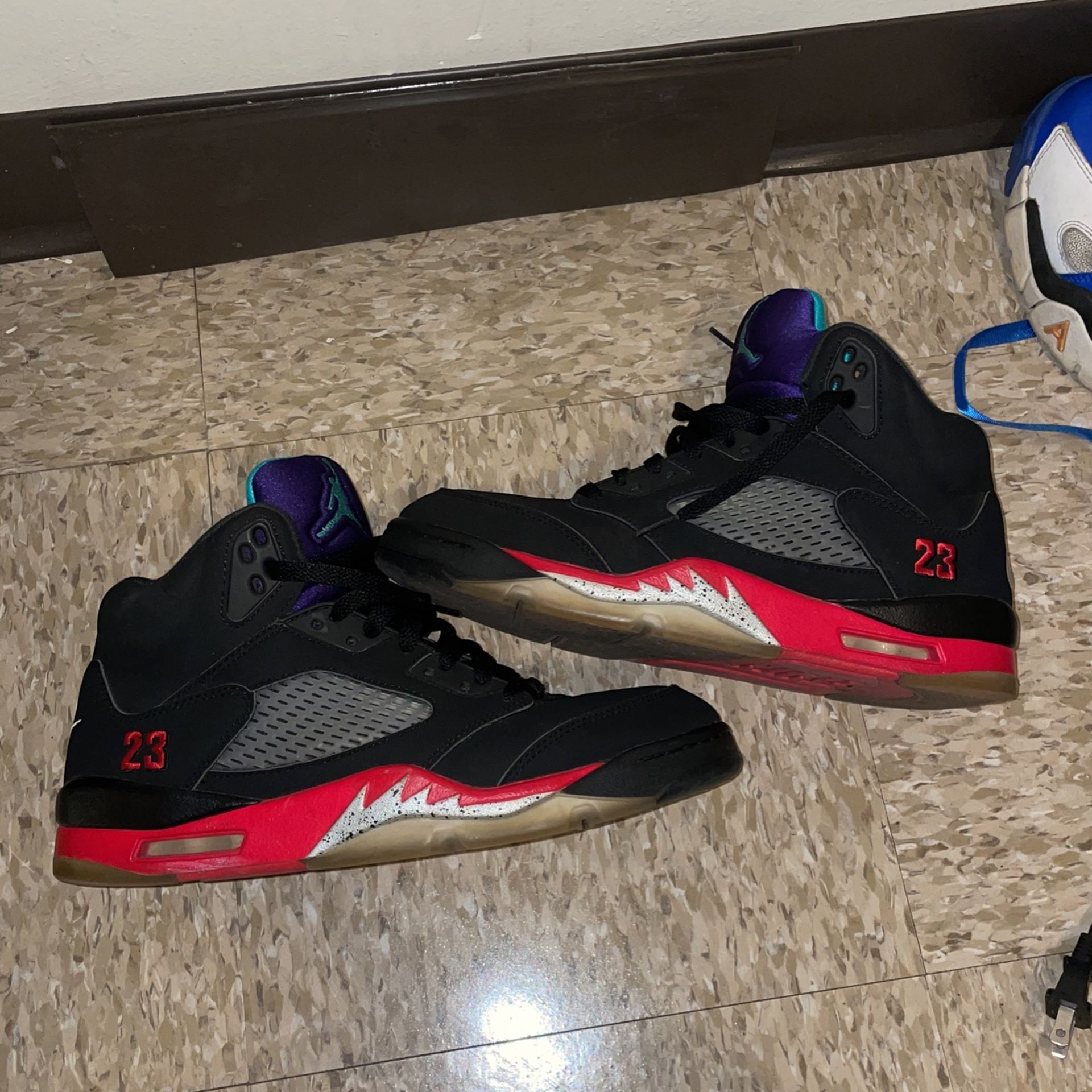 Jordan grape metallic fire red