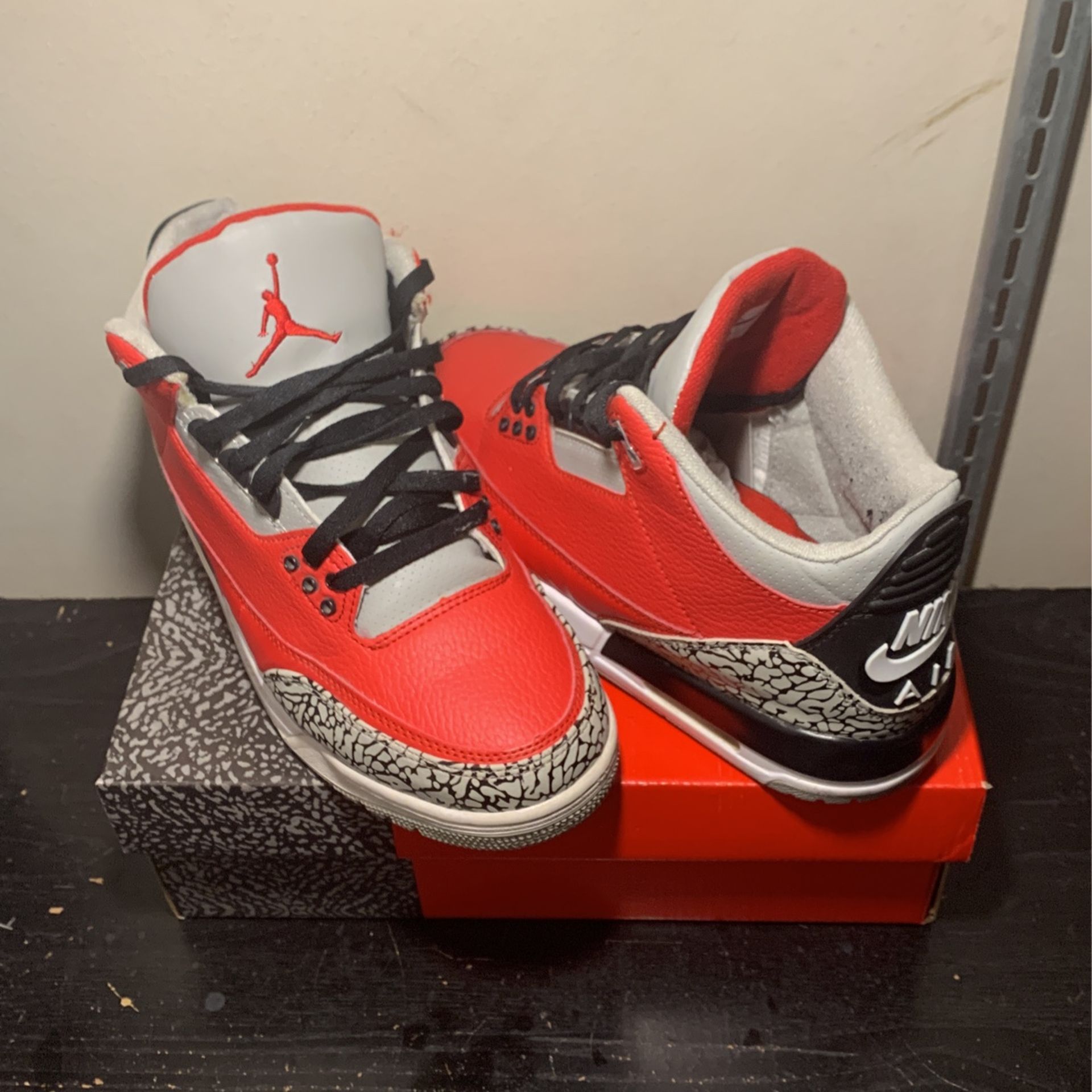 Jordan 3 Retro Fire Red Cements
