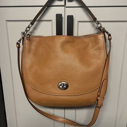 Coach Turnlock Hobo/Crossbody