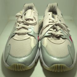 Adidas Women’s Size 9.5