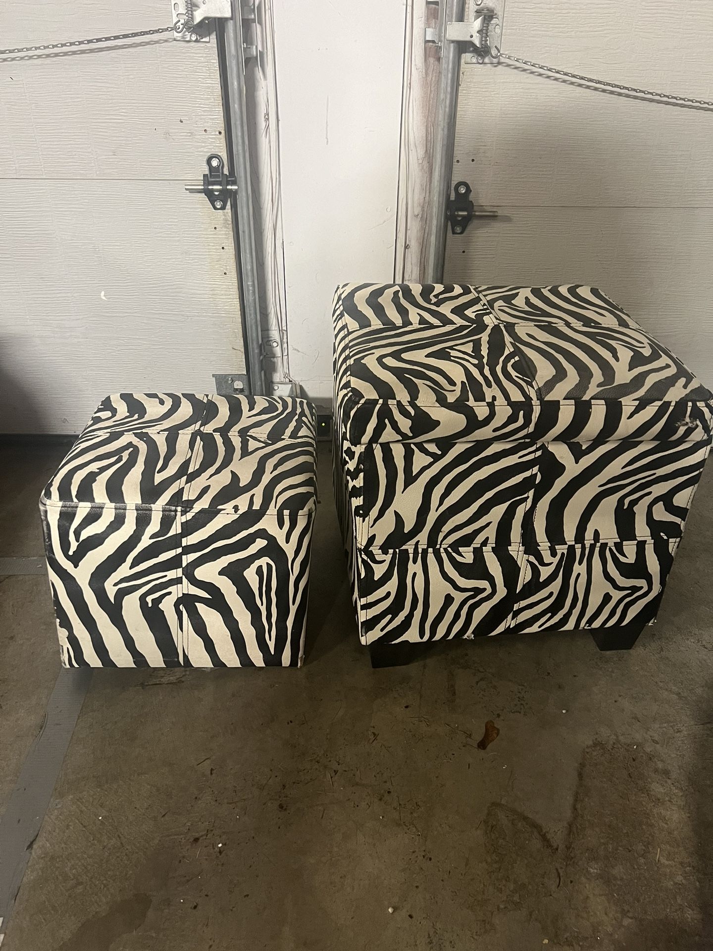 2 Ottomans (one With Storage)