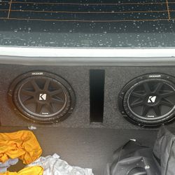 2 Kicker Comp Ported Box/w AMP $500