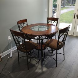 Pub  Dining Room Table With Four Chairs
