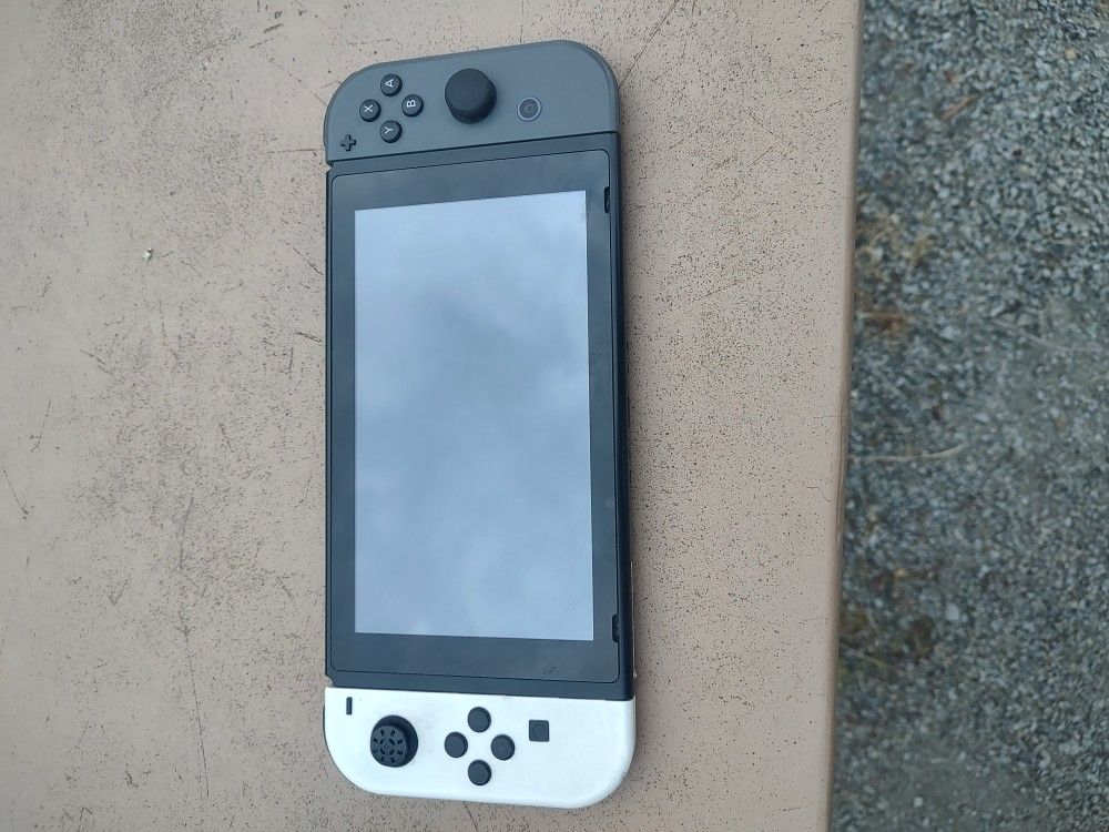 Nintendo Switch - Original - (White & Grey)