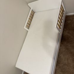 Kids Bed frame/Mattress