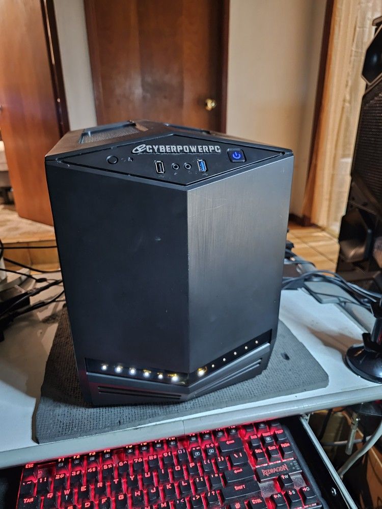 Gaming Mini ITX ASRock X99E XTREME Series PC. i7-3.60GHz-CPU 16GB Ram 1TB SSD GPU: GTX 6GB