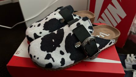 Clogs cow