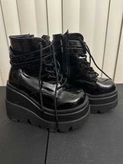 Demonia Shaker 52 Size 5