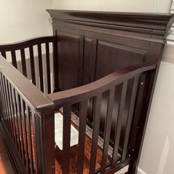 Baby Cache Vienna 4 In 1 Conversion Espresso!!