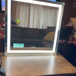 Espejo Grande Y Nuevo Con Luz Y Reloj 