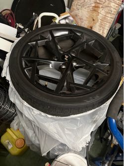 2025 Hyundai Elantra Nline rims and tires