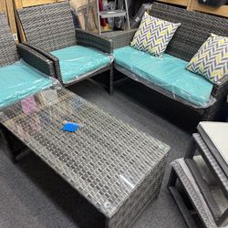 Patio set 4 pc new assmbled with tap cushion