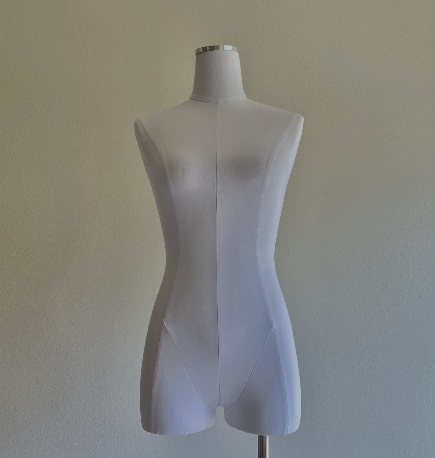 Pinnable Mannequin