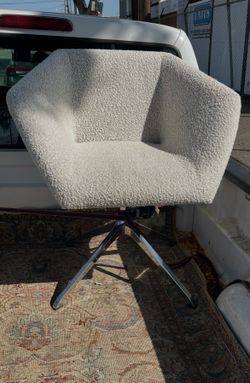 Designer Chair Felix Boucle Swivel Desk Chair