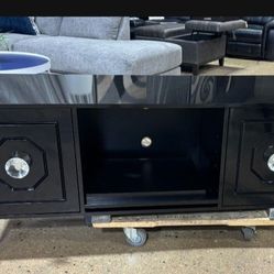 Beautiful Black Glossy TV Entertainment (New)