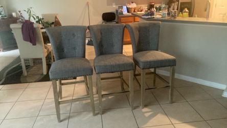 Set of 3 Tufted Bar Stools