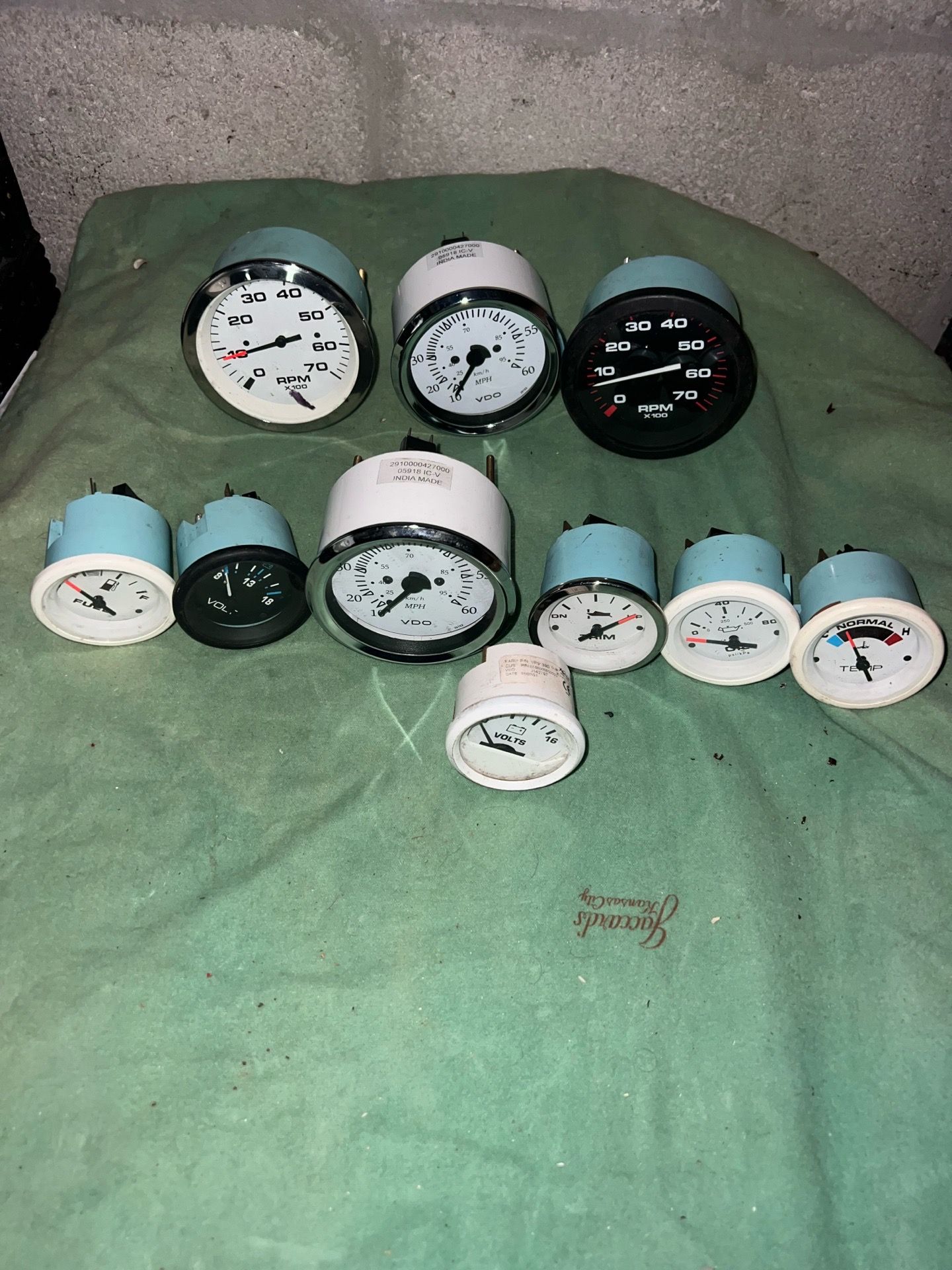Lot of boat marine gauges volt rpm mph gas trim oil temp