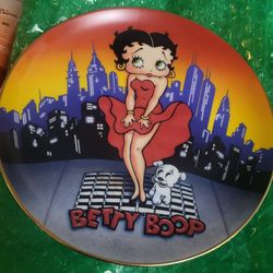 BETTY BOOP COLLECTOR PLATES