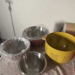 3 Sized Red Bowls