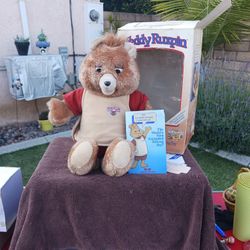 1985 TEDDY RUXPIN ( EXCELLENT CONDITION)