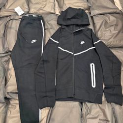 Nike Tech New 