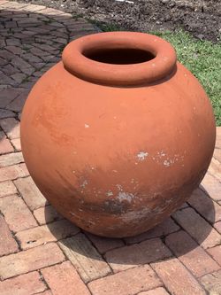 1 Clay Pot - Tinajon