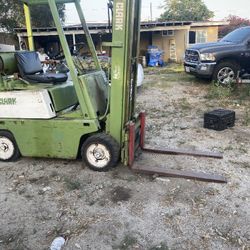 2 Clark Forklifts They Run