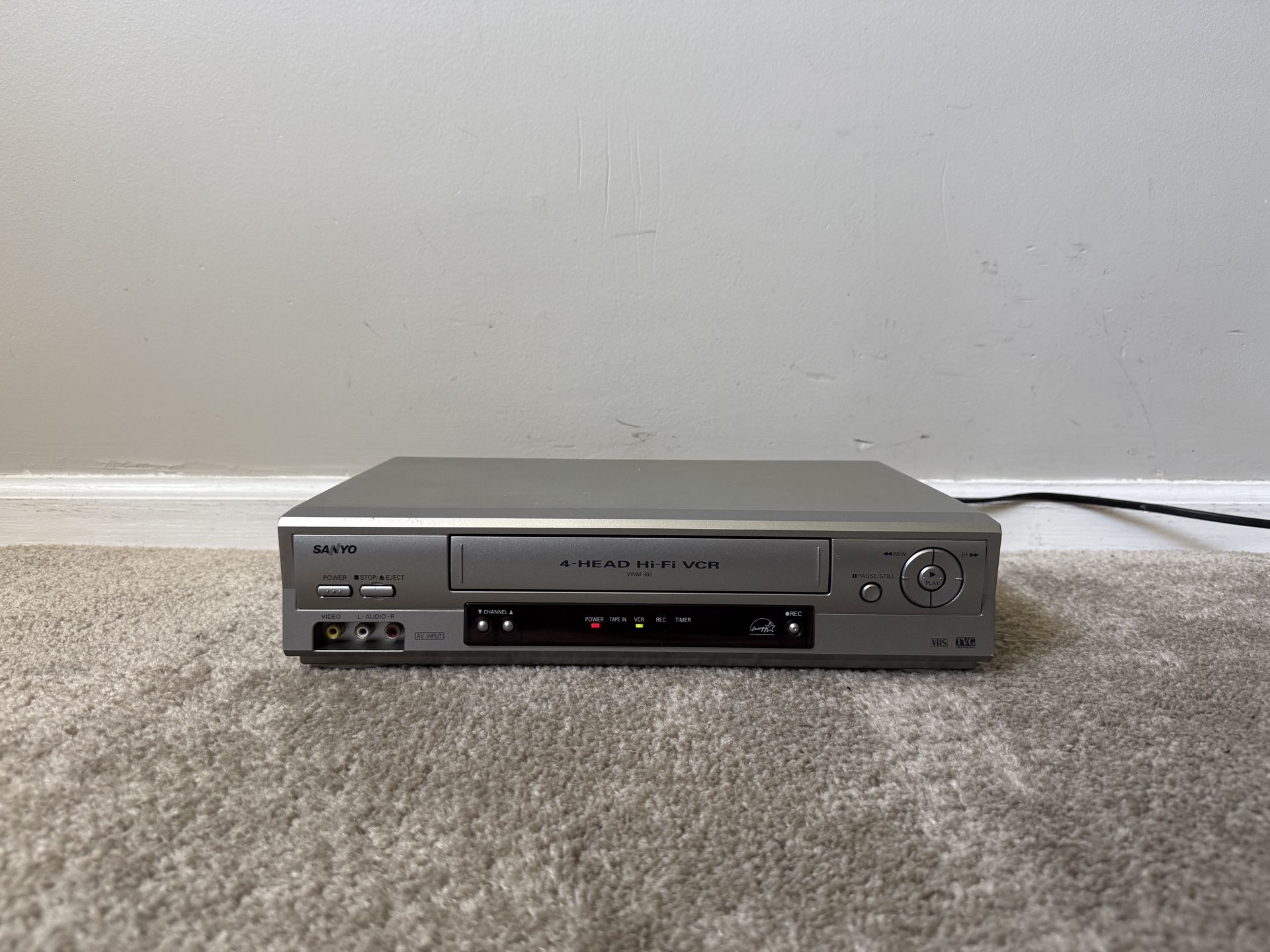 Sanyo VWM-900 VHS VCR Video Cassette Player Recorder
