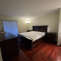 Pottery Barn Hudson Bedroom Set – California King – Cherry Finish