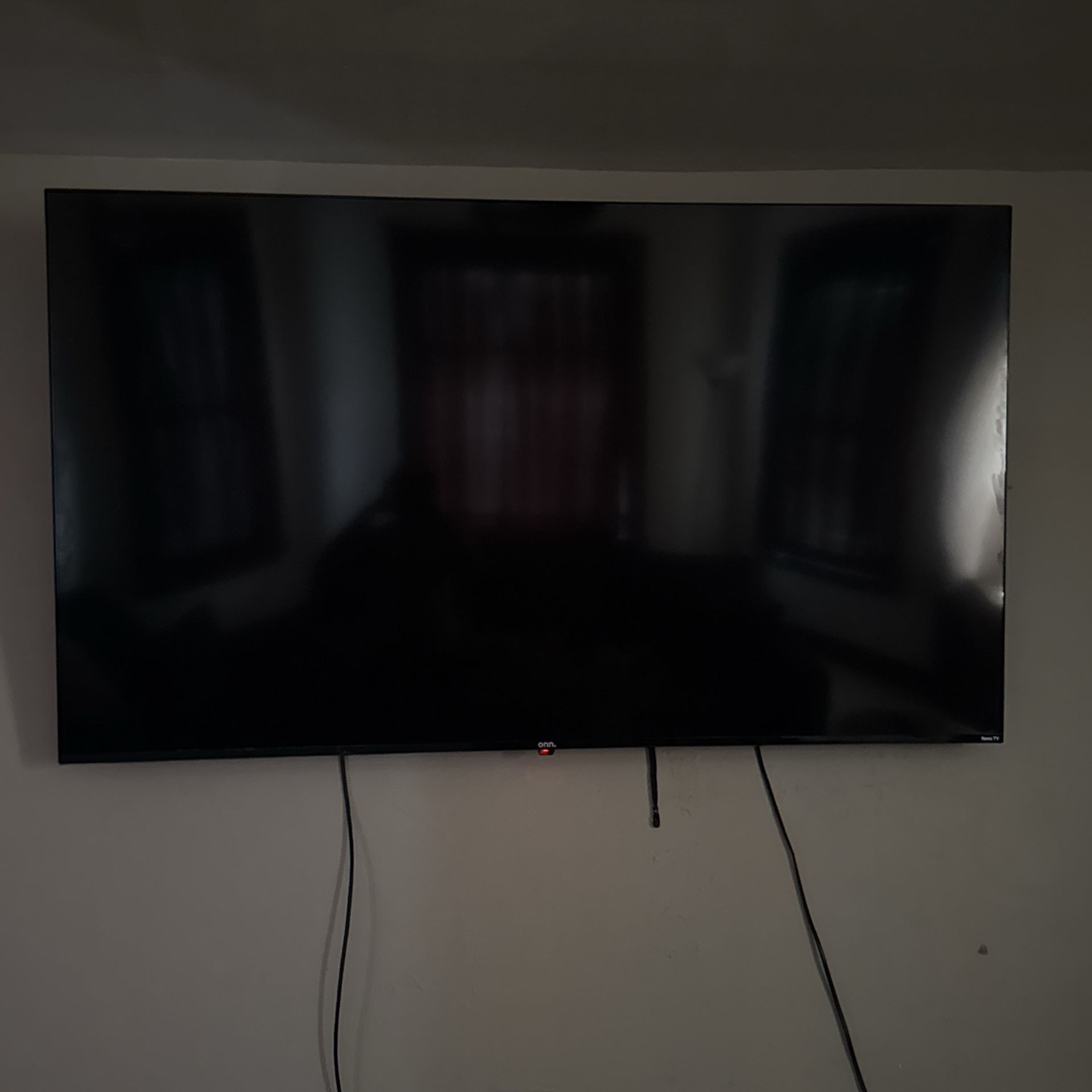 70’ Flat Screen Onn Tv 