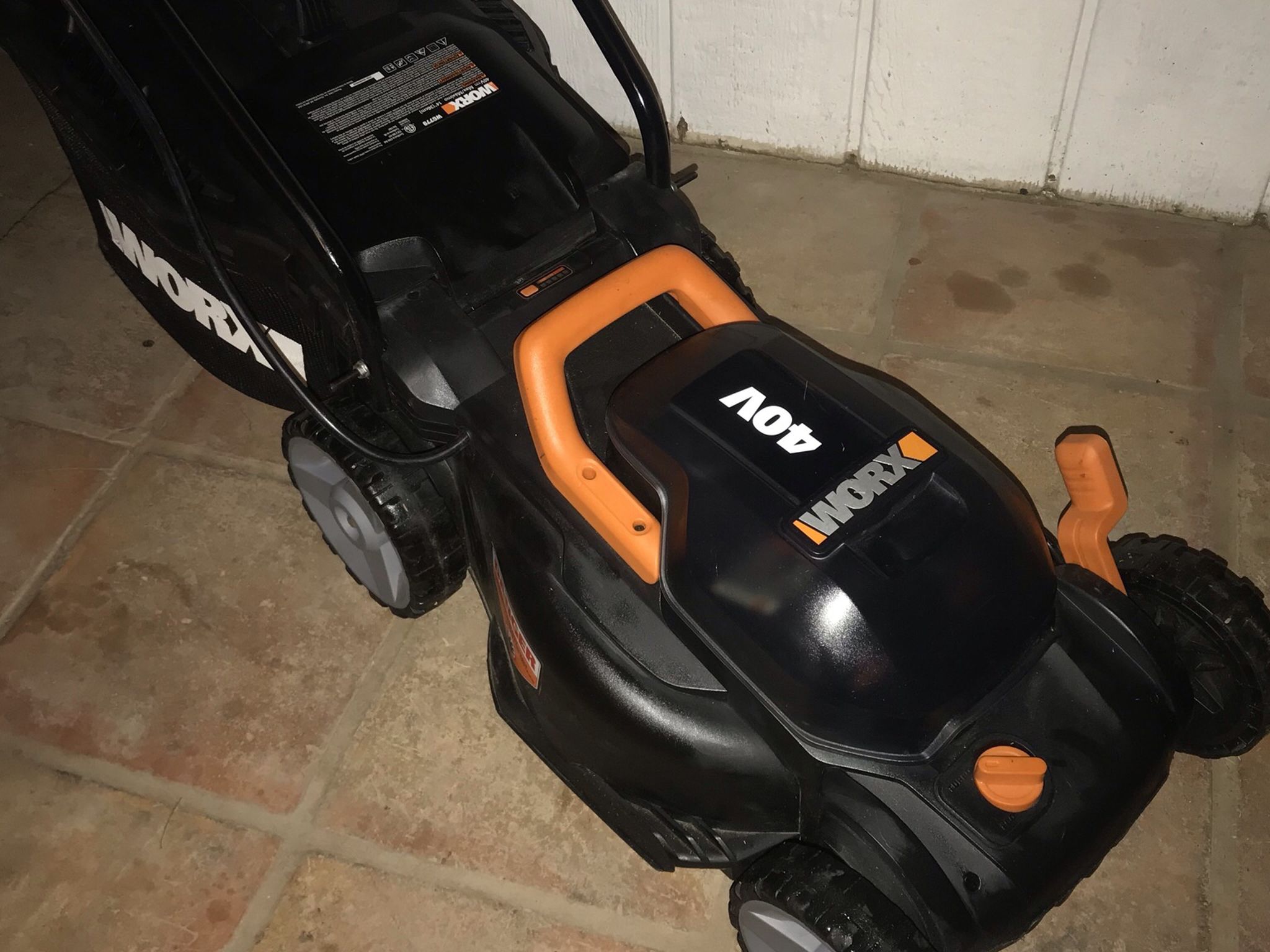 WORX 40-Volt 14 in. Cordless Battery Walk Behind Mower with Mulching & Intellicut, (Battery & Charger Included)