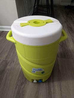 Double Cooler 5 Gal Beverage Dispenser + 2 Gal Center Ice Container - New