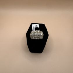 14k 2.00ctw Diamond Cluster Ring 