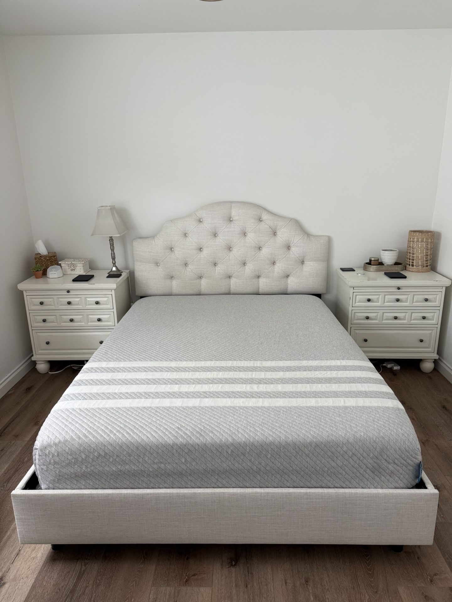 Queen Bed Frame And Leesa Mattress