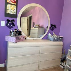 3 Night Stans, In The Rest Of The Bedroom Set