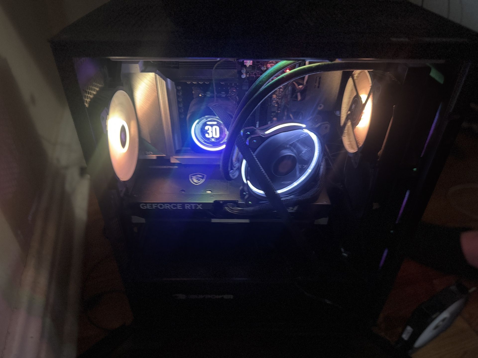 Gaming PC AMD Ryzen 7 9800x3d with RTX 5080