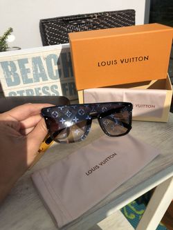 Louis Vuitton Logo Sunglasses