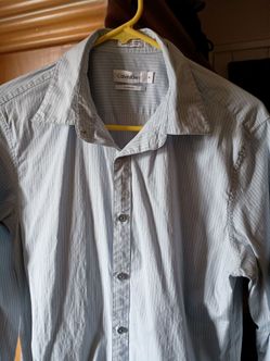 🖤 Men’s Calvin Klein Button-Up – Medium 🖤🔥
WORN ONCE 🔥