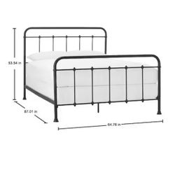 Dorley Farmhouse Black Metal Queen Bed (64.76 in W. X 53.54 in H.)