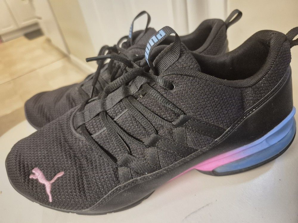 Puma Womans Running Sneakers- SIZE 10