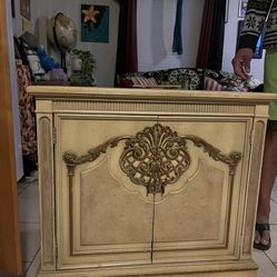 Antique arc deco cabinet