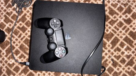 PS4 slim 862.8 GB