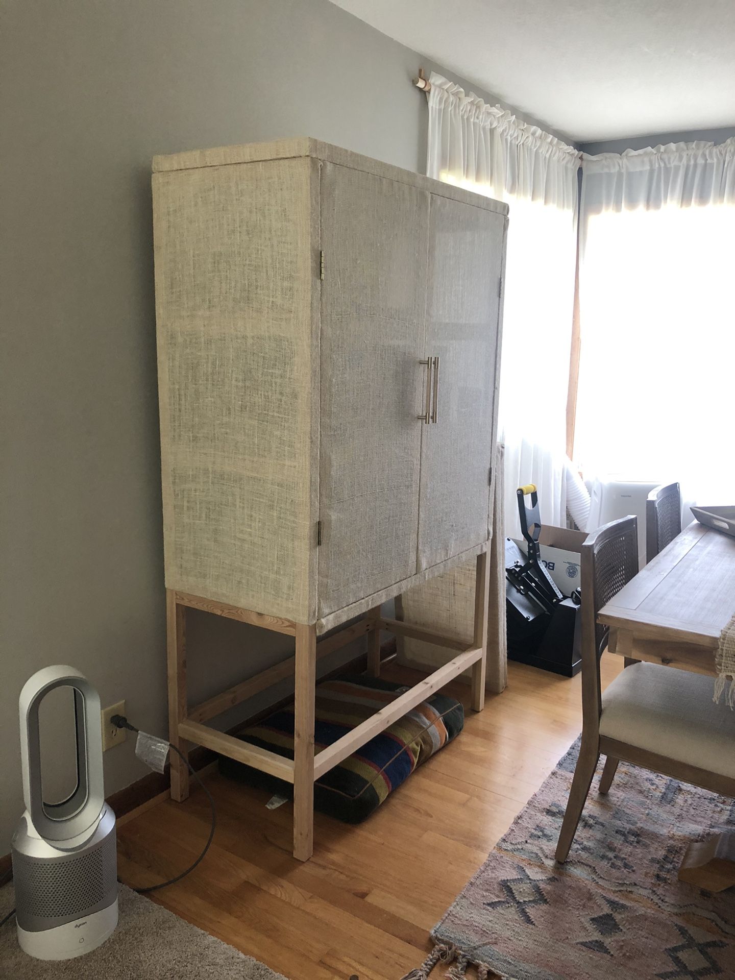 Cabinet / Buffet cabinet / armoire