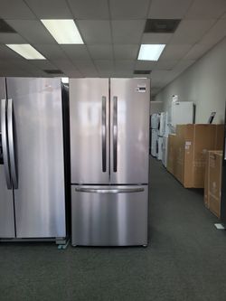 Frigidaire Refrigerator 32" wide
