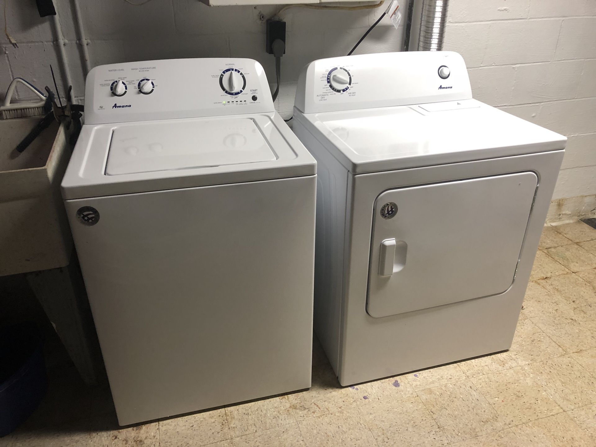 Amana washer and electric dryer