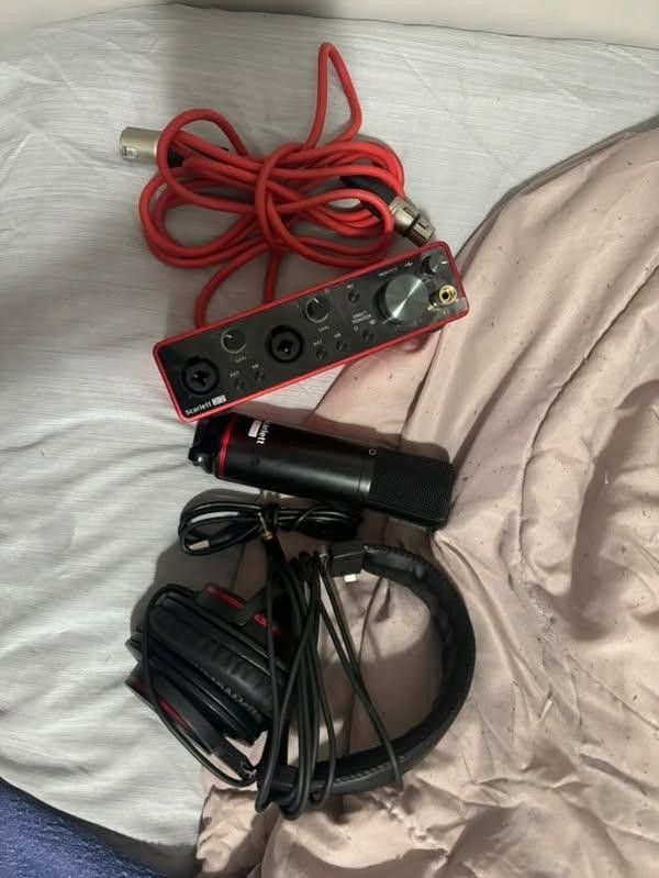 Focusrite 2i2 Bundle