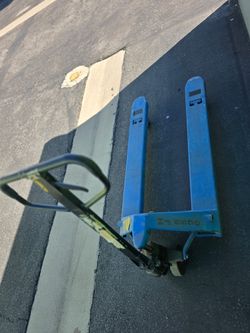 Pallet Jack (works great) come get it