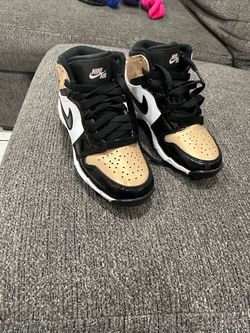 Kids Jordan 1s patent leather gold toe 12c