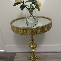 Side And Accent Table Antique Inspired End Table With Frame  And Mirrored Glass Top  